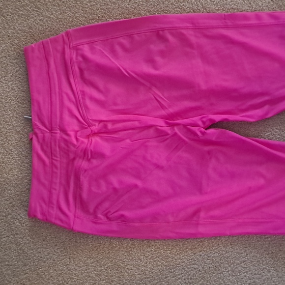 MEDIUM (PETITE) HALARA SOFTLY ZERO COOL TOUCH JOGGERS - Picture 8 of 9